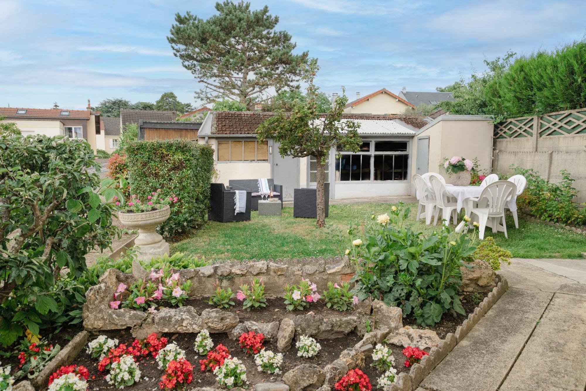 5 Min Chateau Charmante Maison Et Son Jardin Prive *